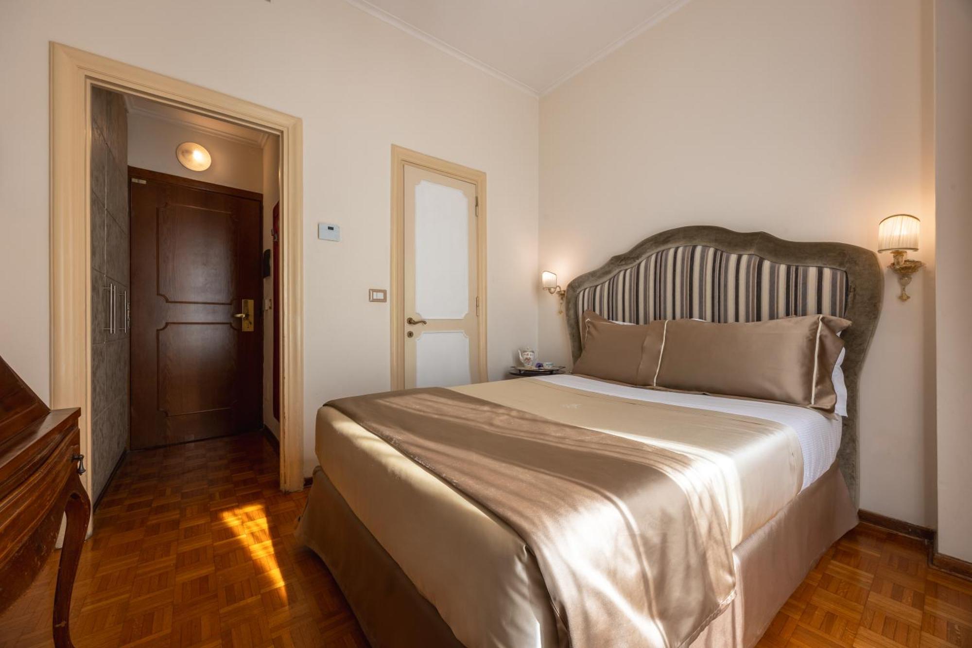 Hotel Forum Roma Esterno foto
