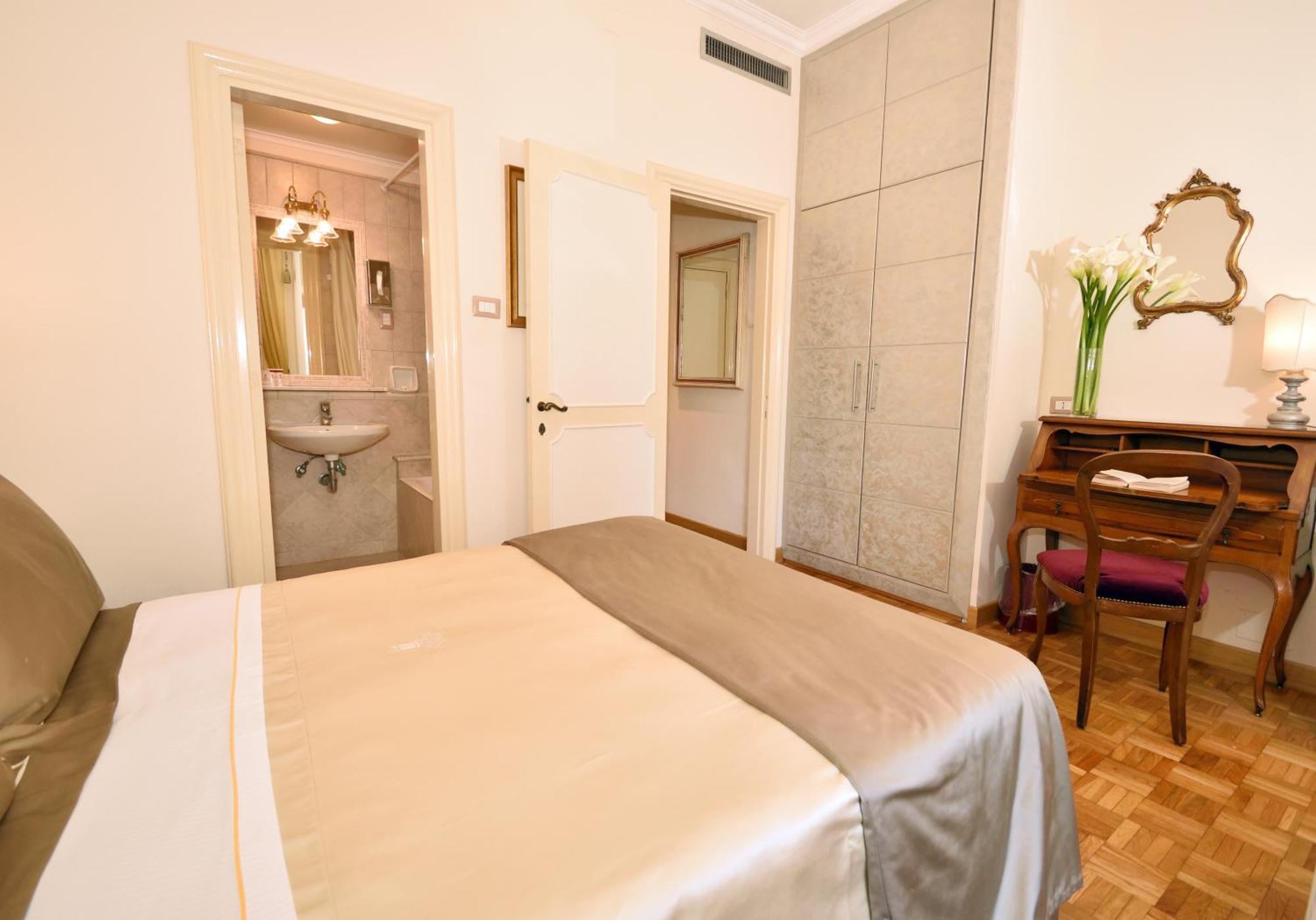 Hotel Forum Roma Esterno foto