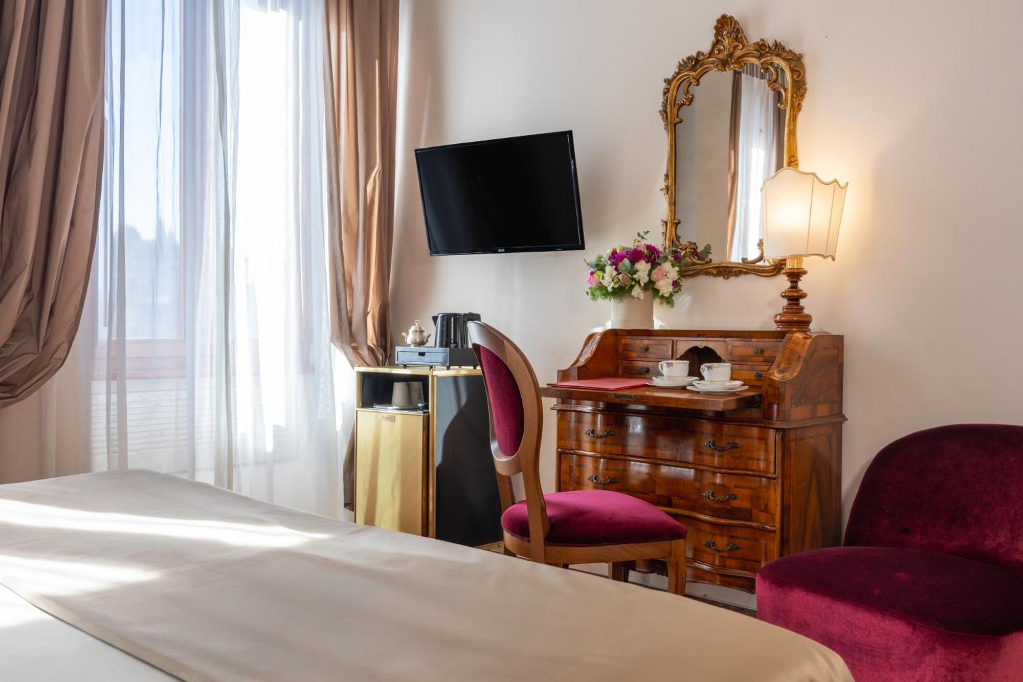 Hotel Forum Roma Esterno foto