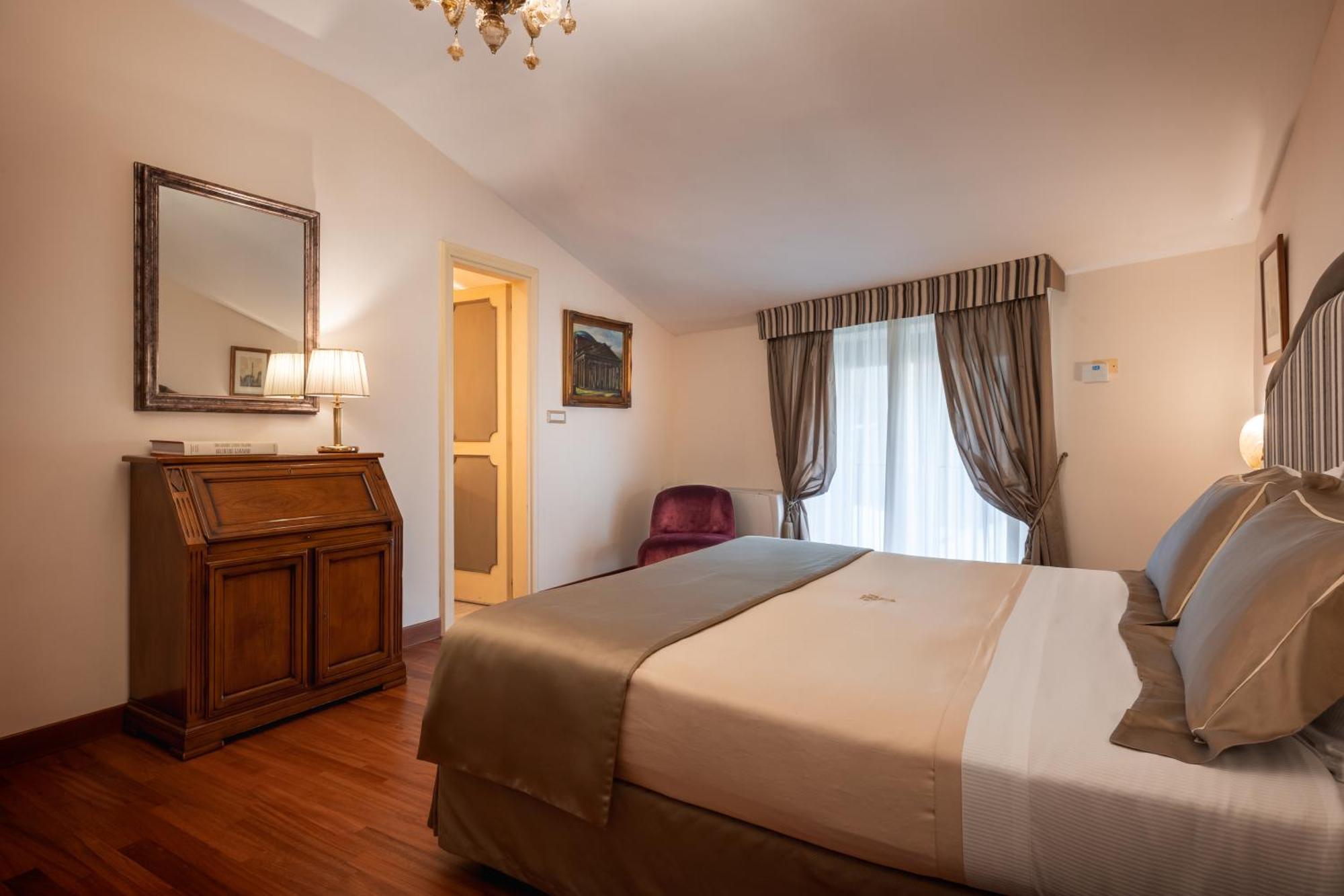 Hotel Forum Roma Esterno foto