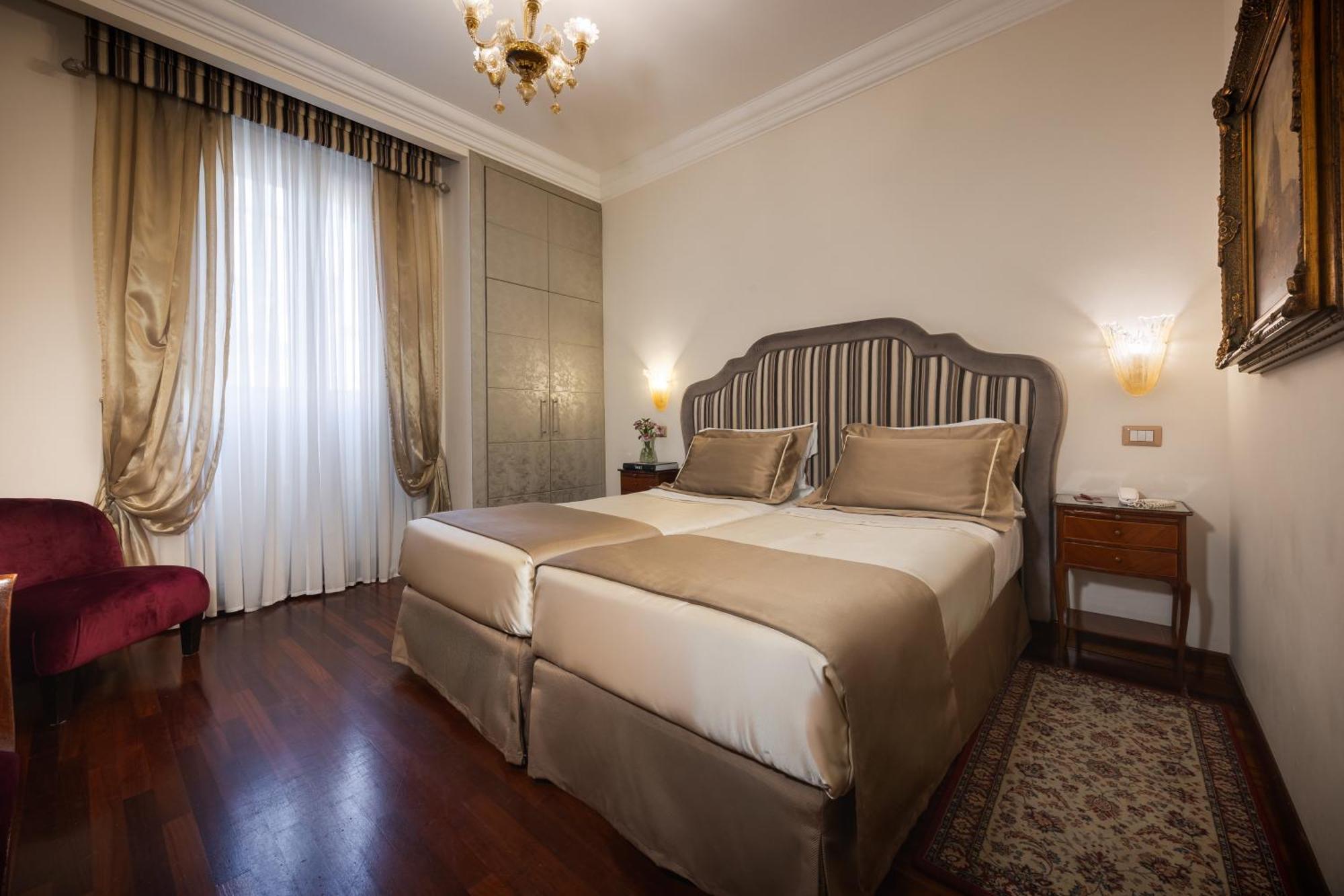 Hotel Forum Roma Esterno foto