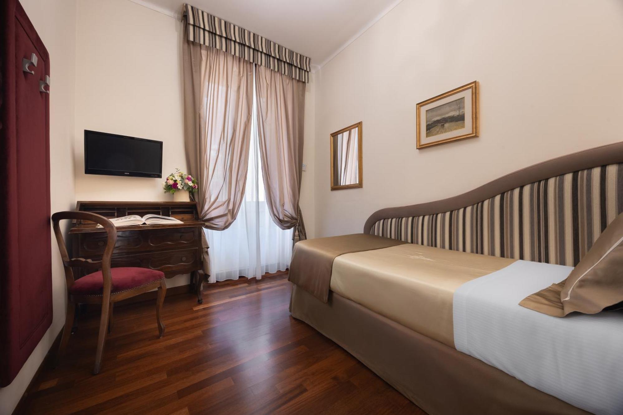 Hotel Forum Roma Esterno foto